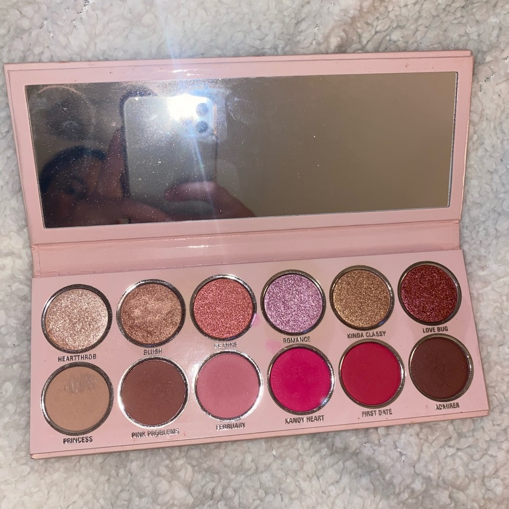 Kylie Cosmetics eyeshadow palette